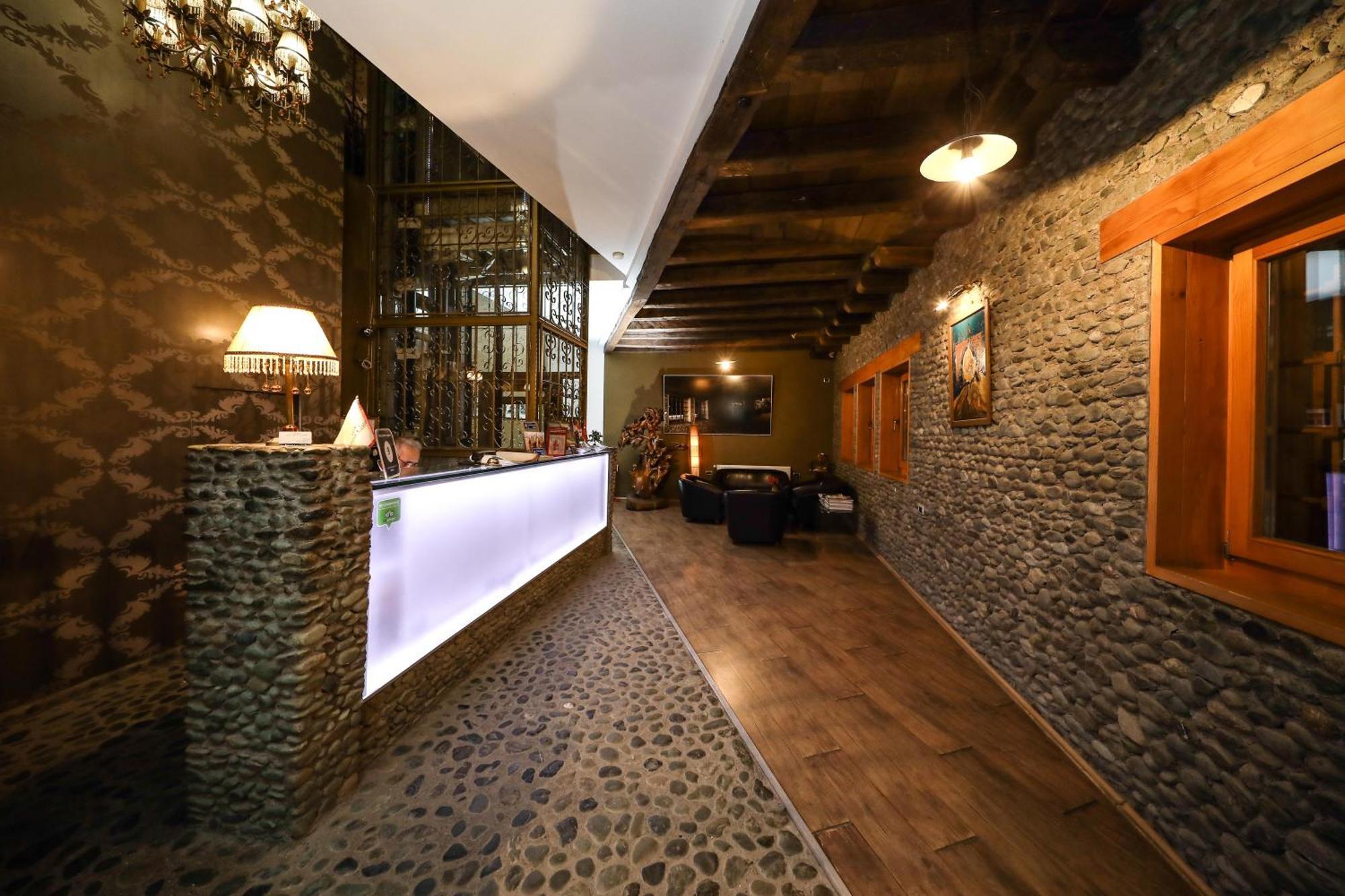 Hotel Çarshia e Jupave Gjakova Exterior foto